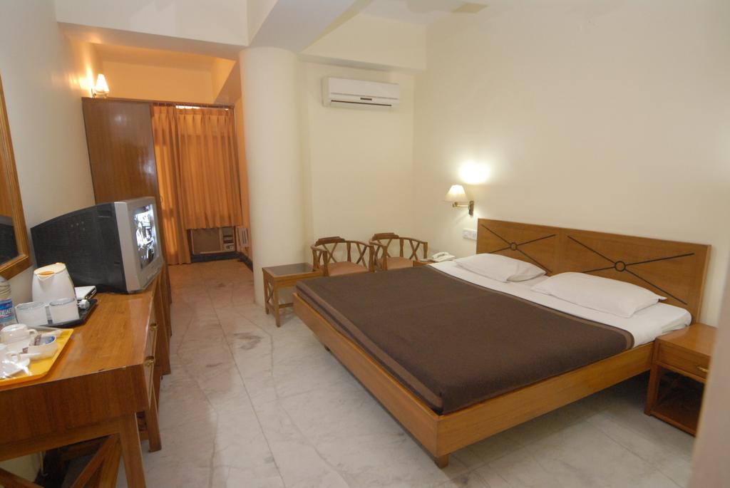 Hotel The Komfort Chandigarh